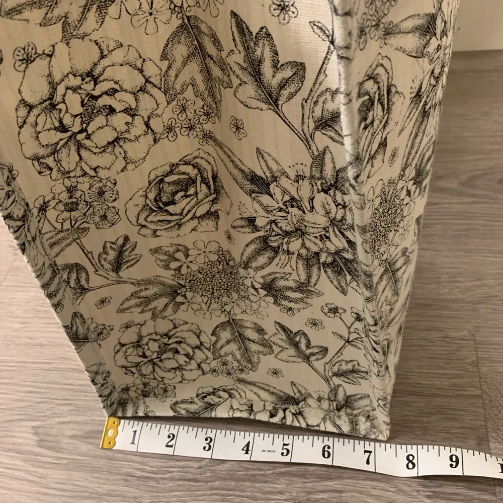 Large Floral black and white Cotton fabric Canvas Tote Bag with leather Handles - Picture 6 of 8